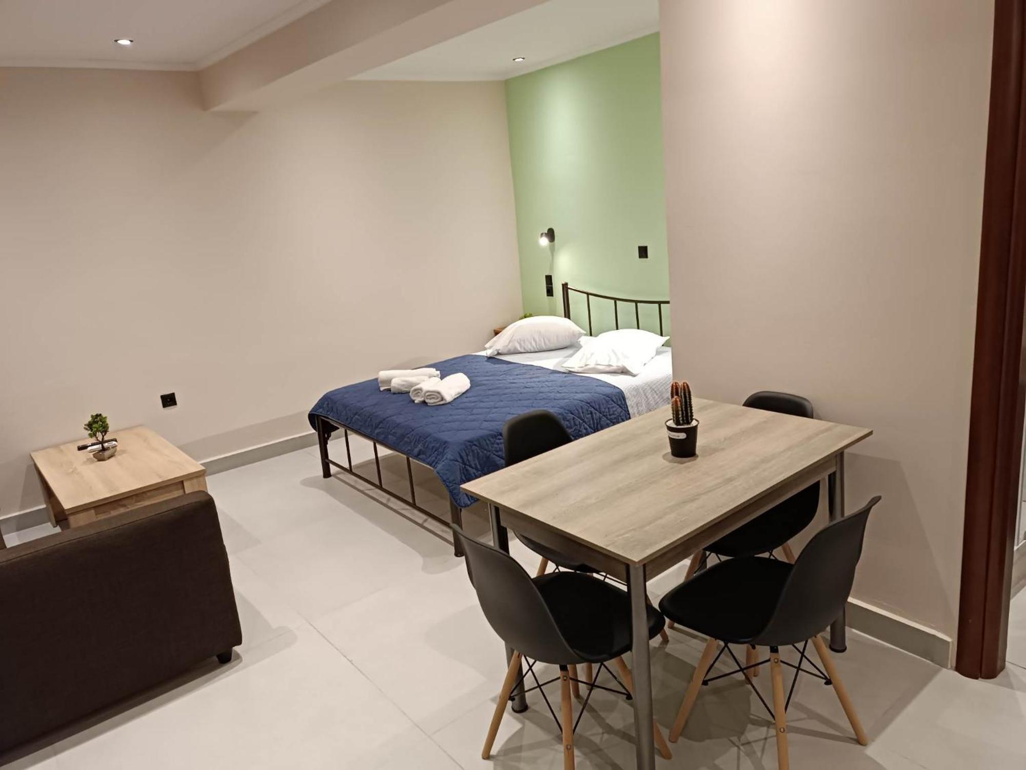 Newly Renovated Apartment Next To The Port Mantouki Exterior photo